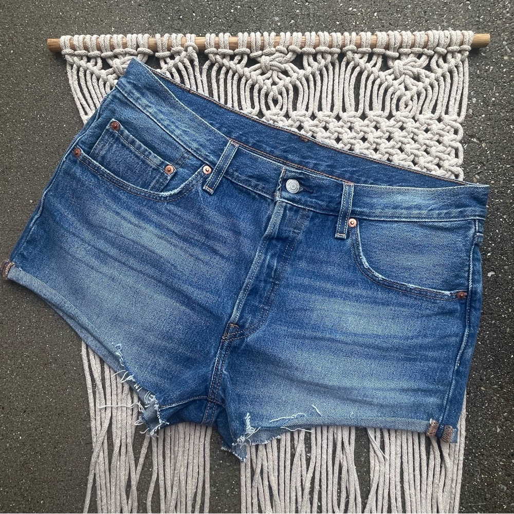 Levi’s 501 Jean Shorts Size 31